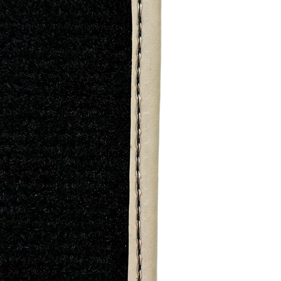 Black Floor Mats For Mitsubishi Pajero V80 (2006-2011) ER56 Design - AutoWin