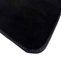 Black Floor Mats for Rolls Royce Wraith (2013–2023) with White Leather | RR Logo