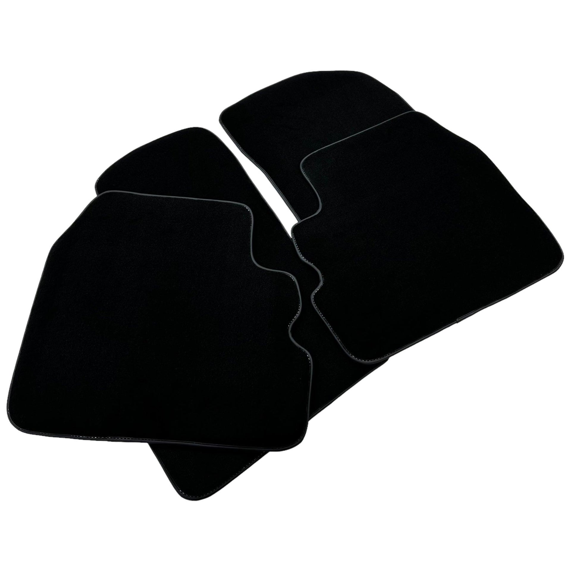 Black Floor Mats For Toyota Hilux (1998-2005) - AutoWin