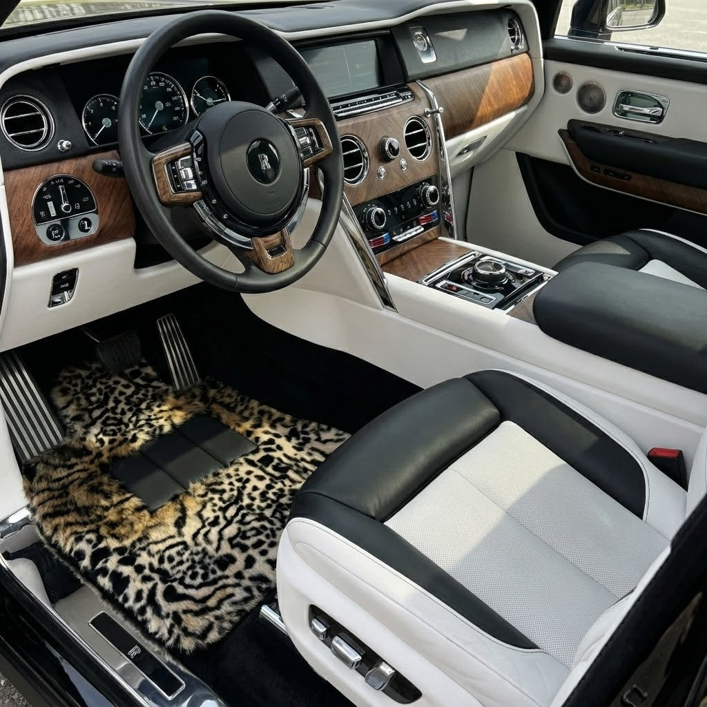 Interior look of floor mats for Rolls-Royce Cullinan (2018-2025)