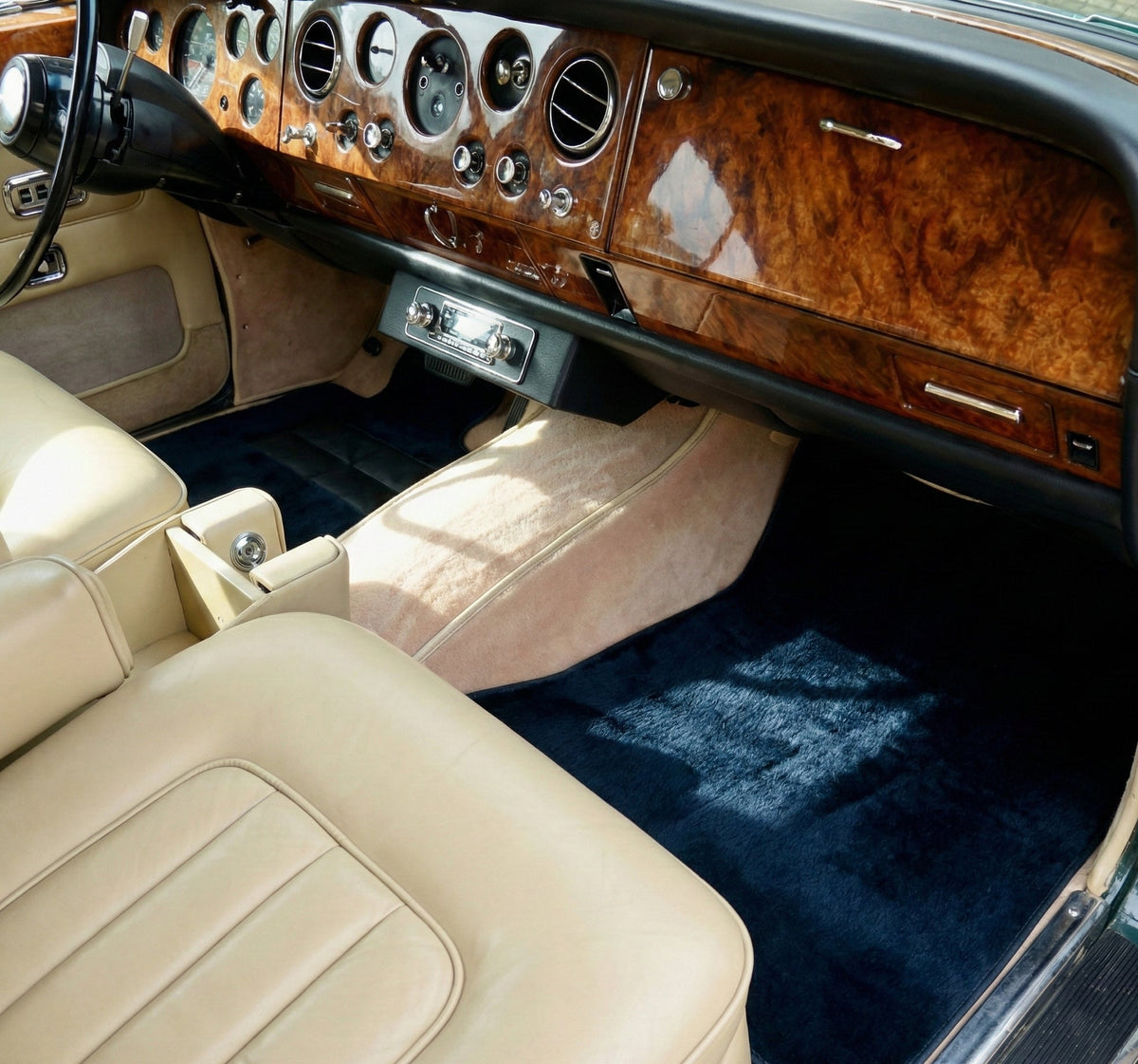 Interior look of floor mats for Rolls-Royce Shadow (1965-1977)