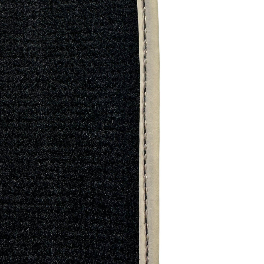 Black Floor Mats For Mitsubishi Pajero V80 (2006-2011) - AutoWin
