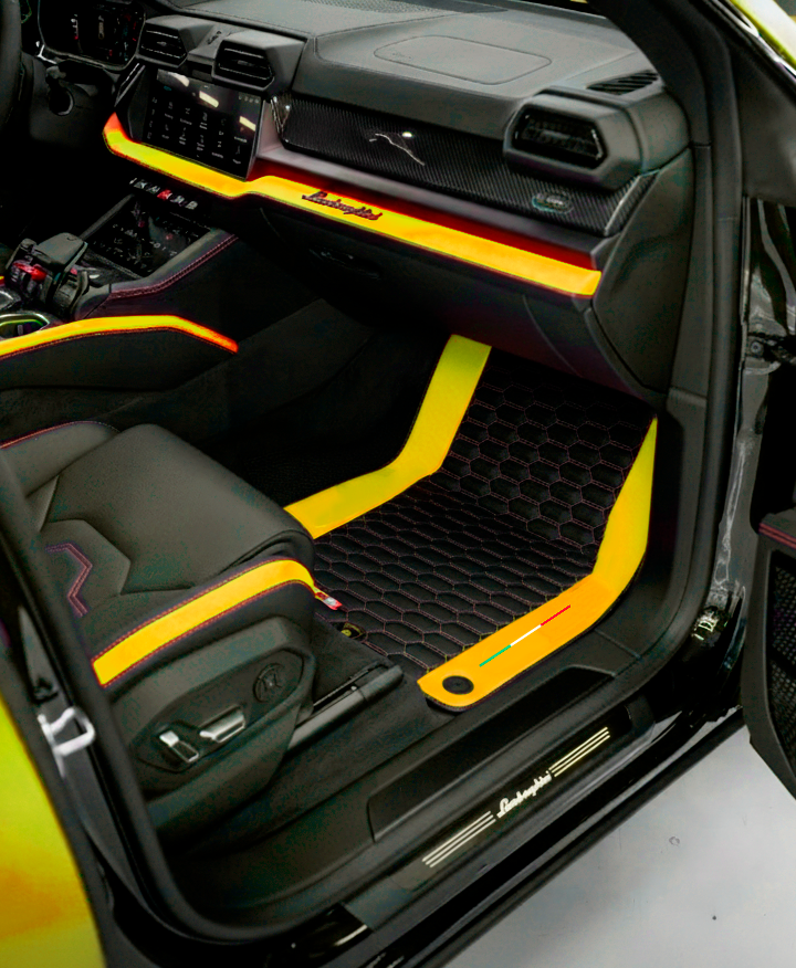 Schwarze Fußmatten für Lamborghini Urus mit gelbem Leder