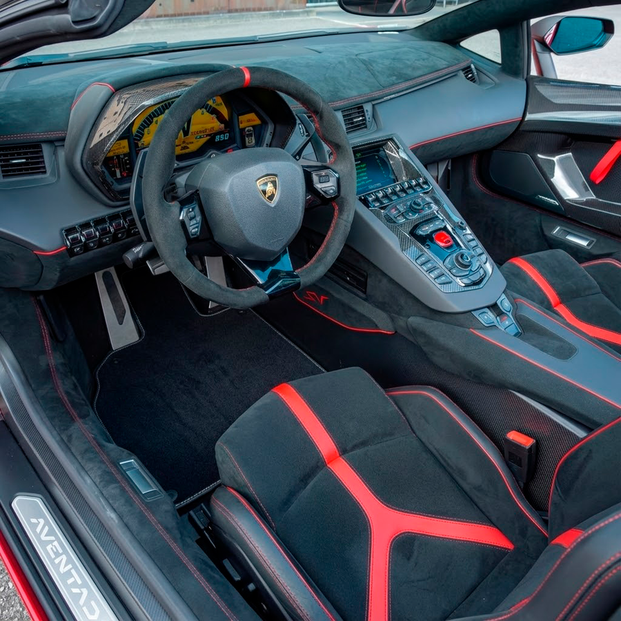 Anpassbare schwarze Fußmatten für Lamborghini Aventador SV | Orange Edition