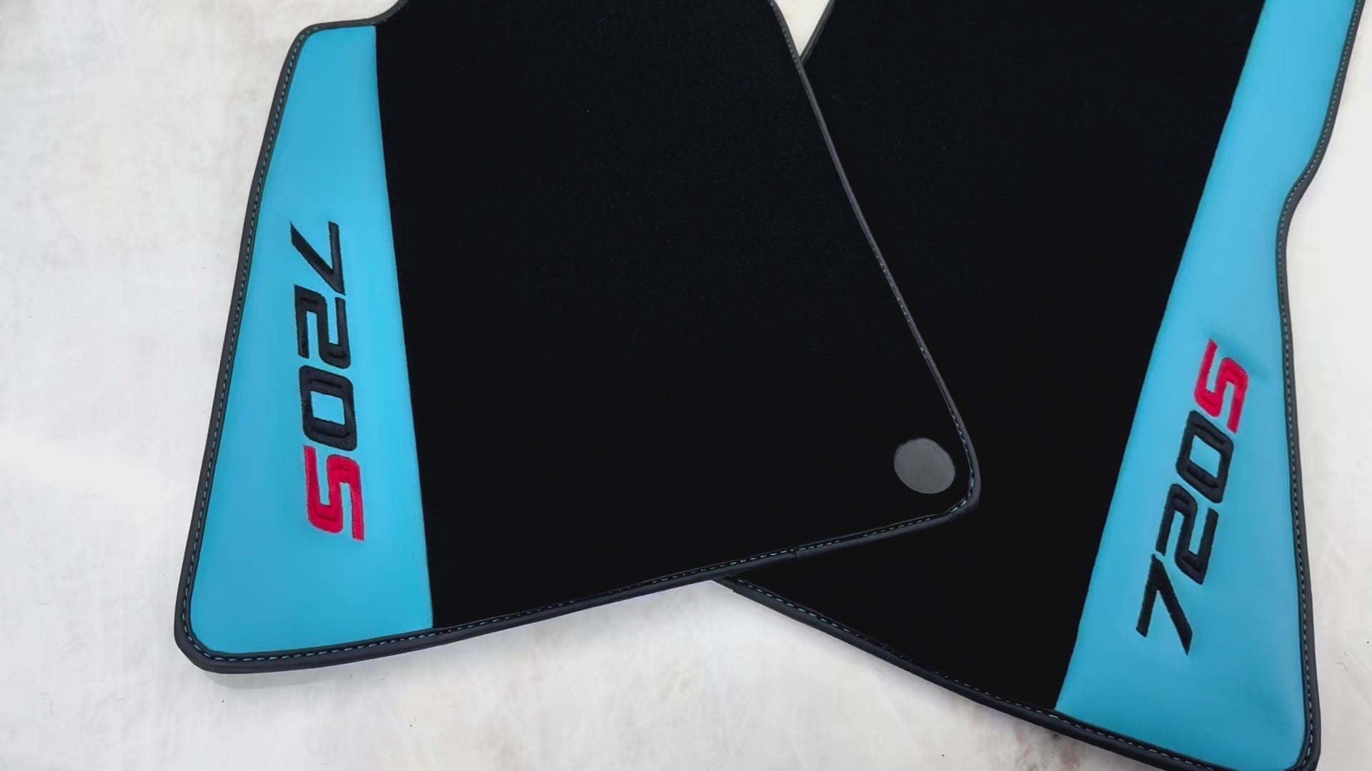 Schwarze Fußmatten für McLaren 720S (2017-2021) mit blauem Leder - AutoWin