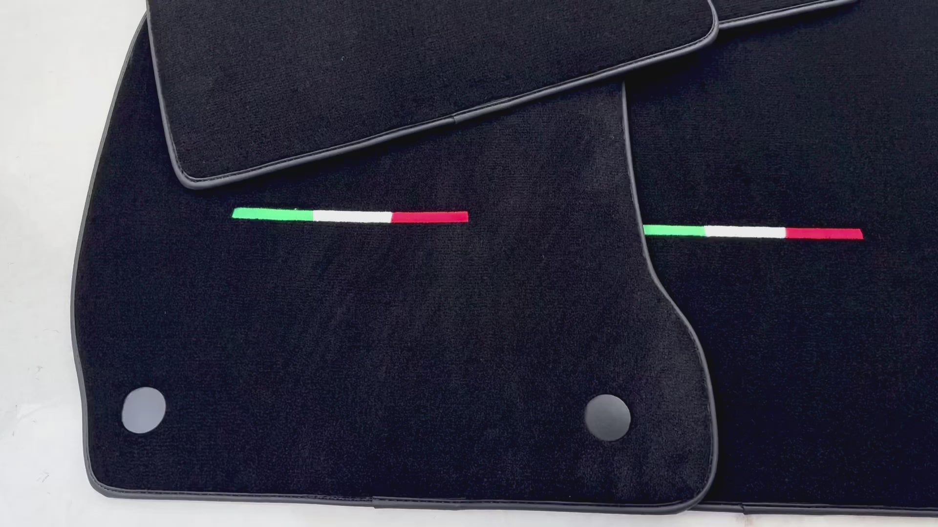 Schwarze Fußmatten für Maserati Quattroporte | Italienische Ausgabe | Verschiedene Zierfarben - AutoWin