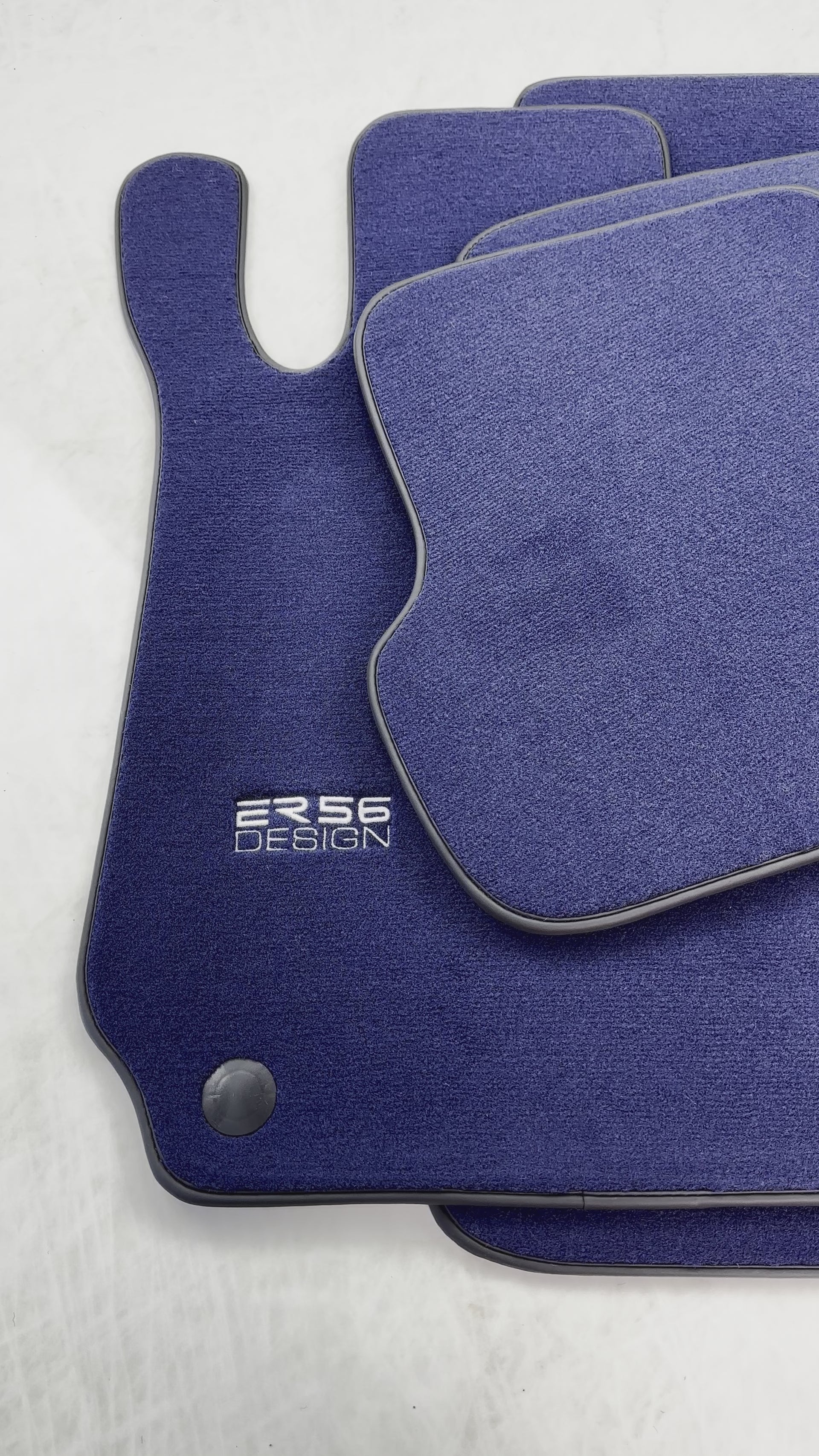 Dunkelblaue Fußmatten für Mercedes-Benz C-Klasse W204 (2007–2014). - AutoWin