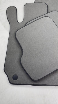 メルセデス・ベンツ Cクラス W204 (2007-2014) 用グレー フロアマット