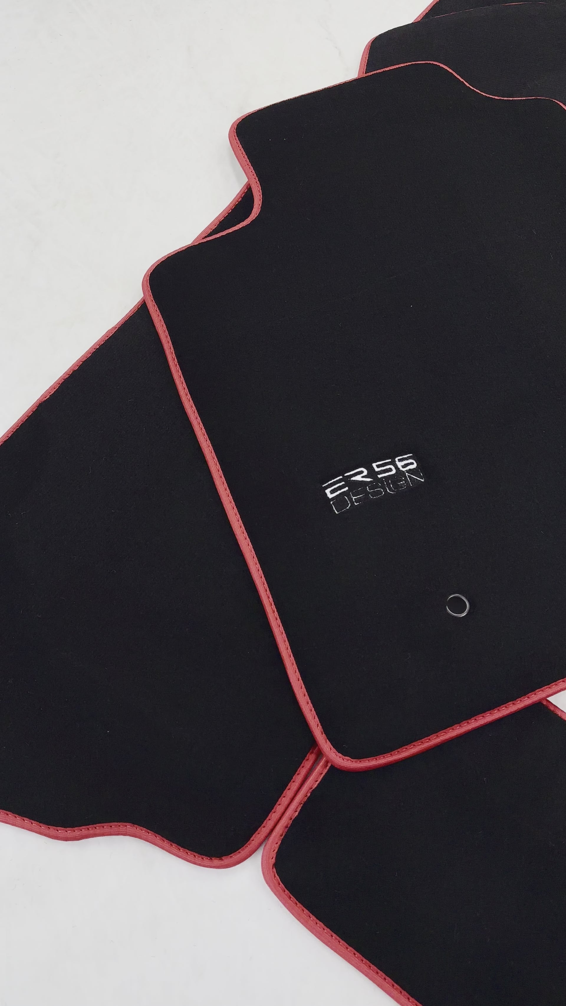 トヨタ カローラ ヴァーソ (2004-2009) ER56 デザイン用ブラック フロアマット - ER56 Design