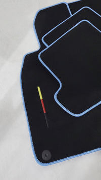 ブラック フロアマット ポルシェ 911 - 992 (2019-2024) ブルートリム付き