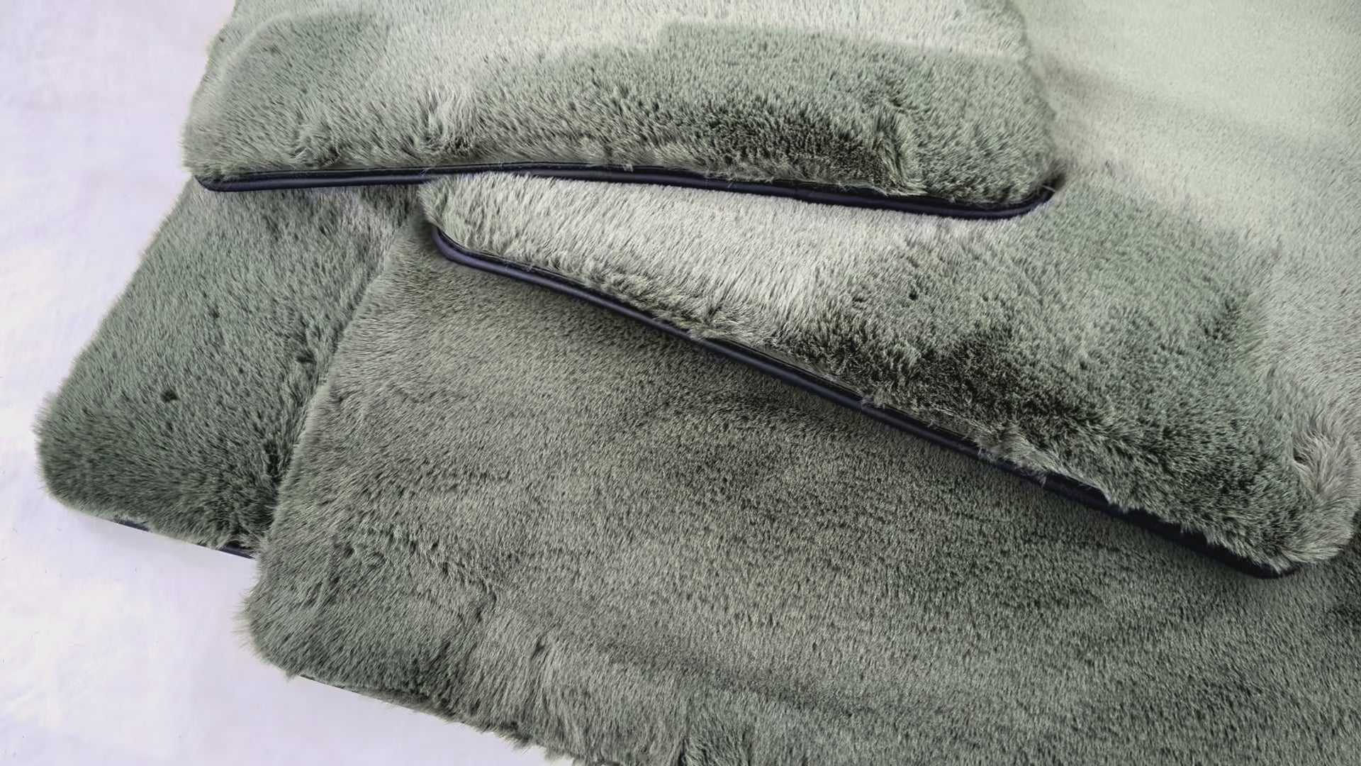 Light Green Sheepskin Floor Mats for Rolls-Royce Phantom Drophead Coupe (2007-2016) - AutoWin