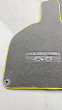 ランボルギーニ ウラカン EVO (2019-2024) 用 グレー フロアマット イエロー トリム付き
