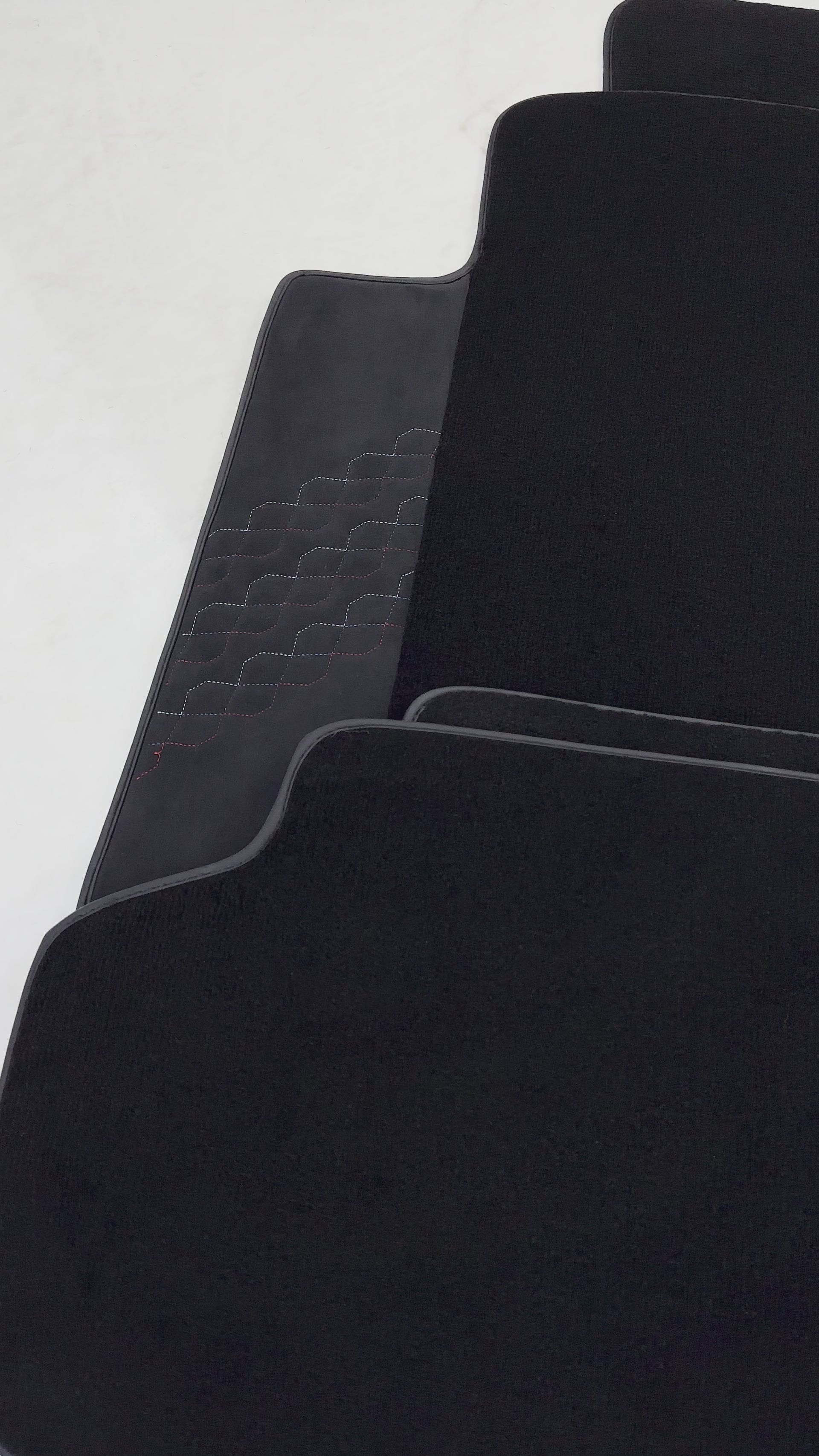 BMW 5 シリーズ G30 セダン (2016-2023) 用ブラック フロアマット アルカンターラ レザー - AutoWin