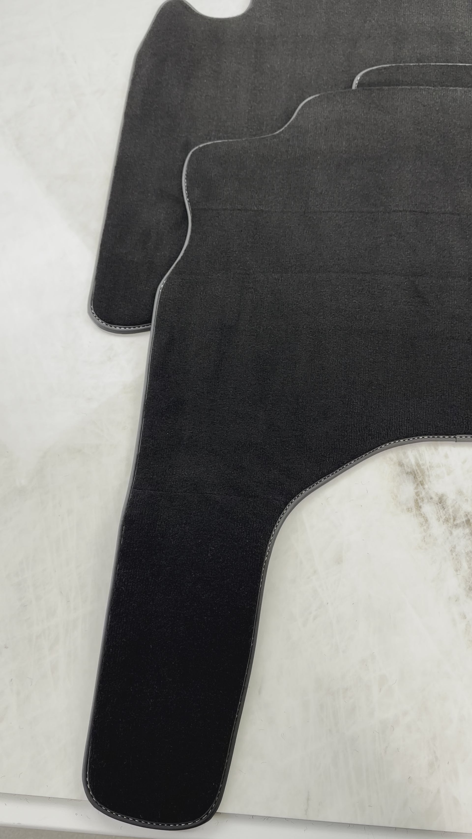 Schwarze Fußmatten für Mitsubishi Pajero Sport (1996–2006). - AutoWin