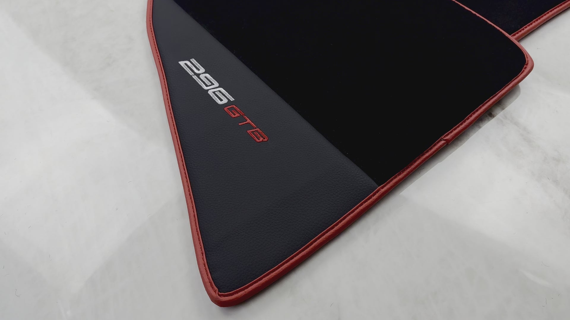 Schwarze Fußmatten für Ferrari 296 GTB (2022-2025) mit Leder und rotem Rand - AutoWin