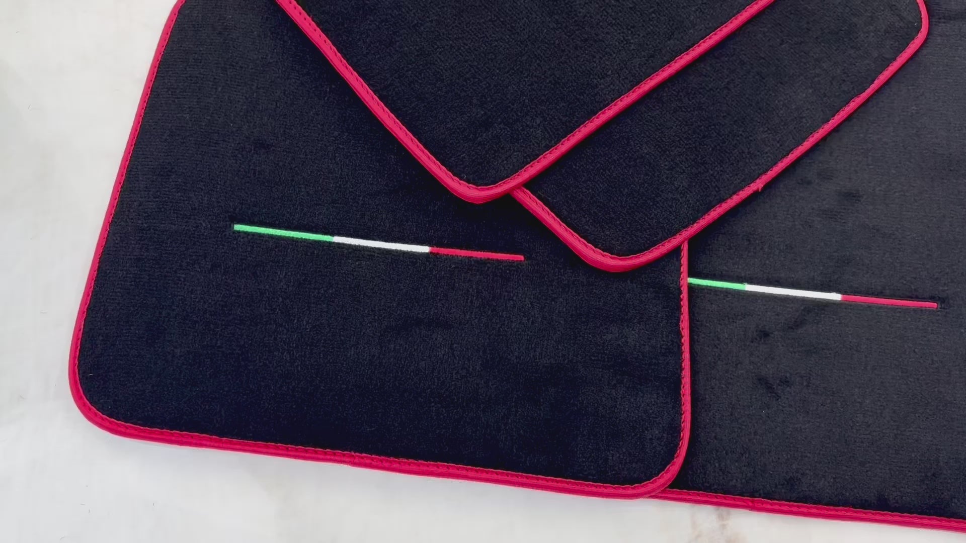 Schwarze Fußmatten für Ferrari Purosangue Long mit rotem Rand | Italienische Ausgabe - AutoWin