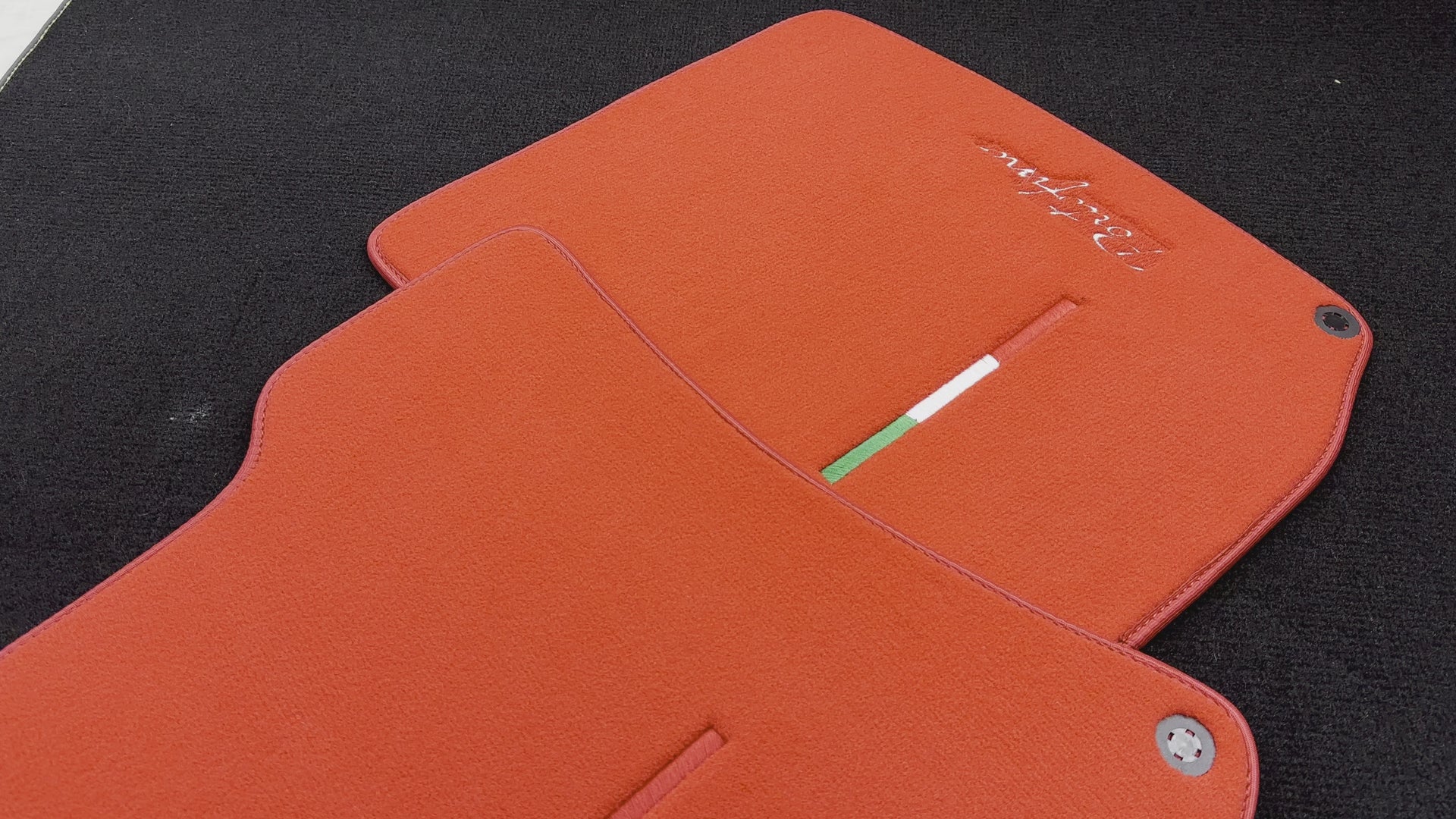 Rote Fußmatten für Ferrari Portofino (2018–2023), italienische Ausgabe - AutoWin