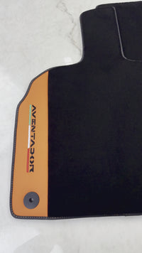 ランボルギーニ アヴェンタドール用ブラック フロアマット オレンジ (アランシア ミラ) ナッパレザー