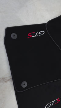 ポルシェ パナメーラ (2017-2023) GTS 用ブラック フロアマット