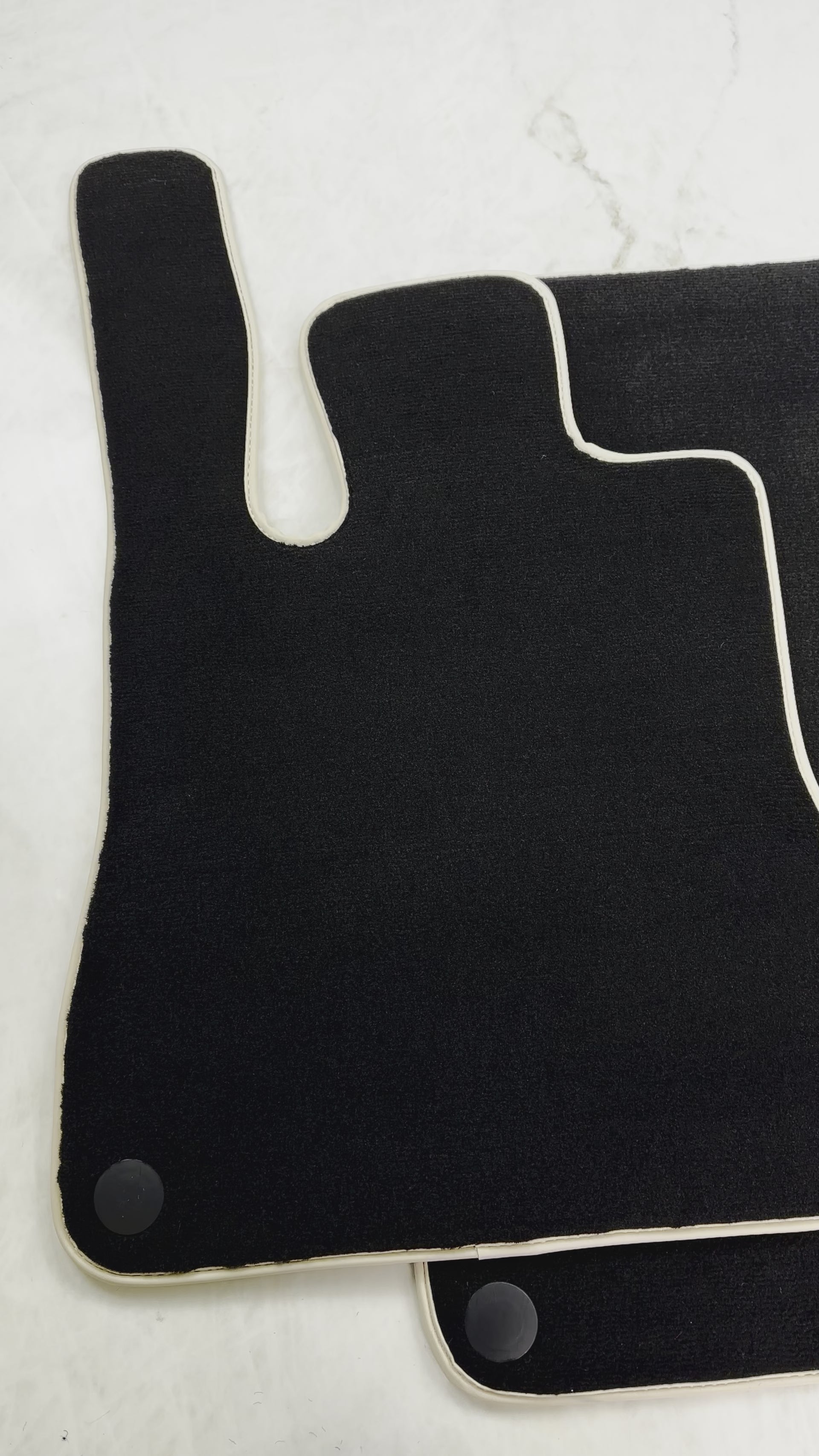 Schwarze Fußmatten für Mercedes-Benz SL-Klasse R231 (2012–2022) mit beigem Rand - AutoWin