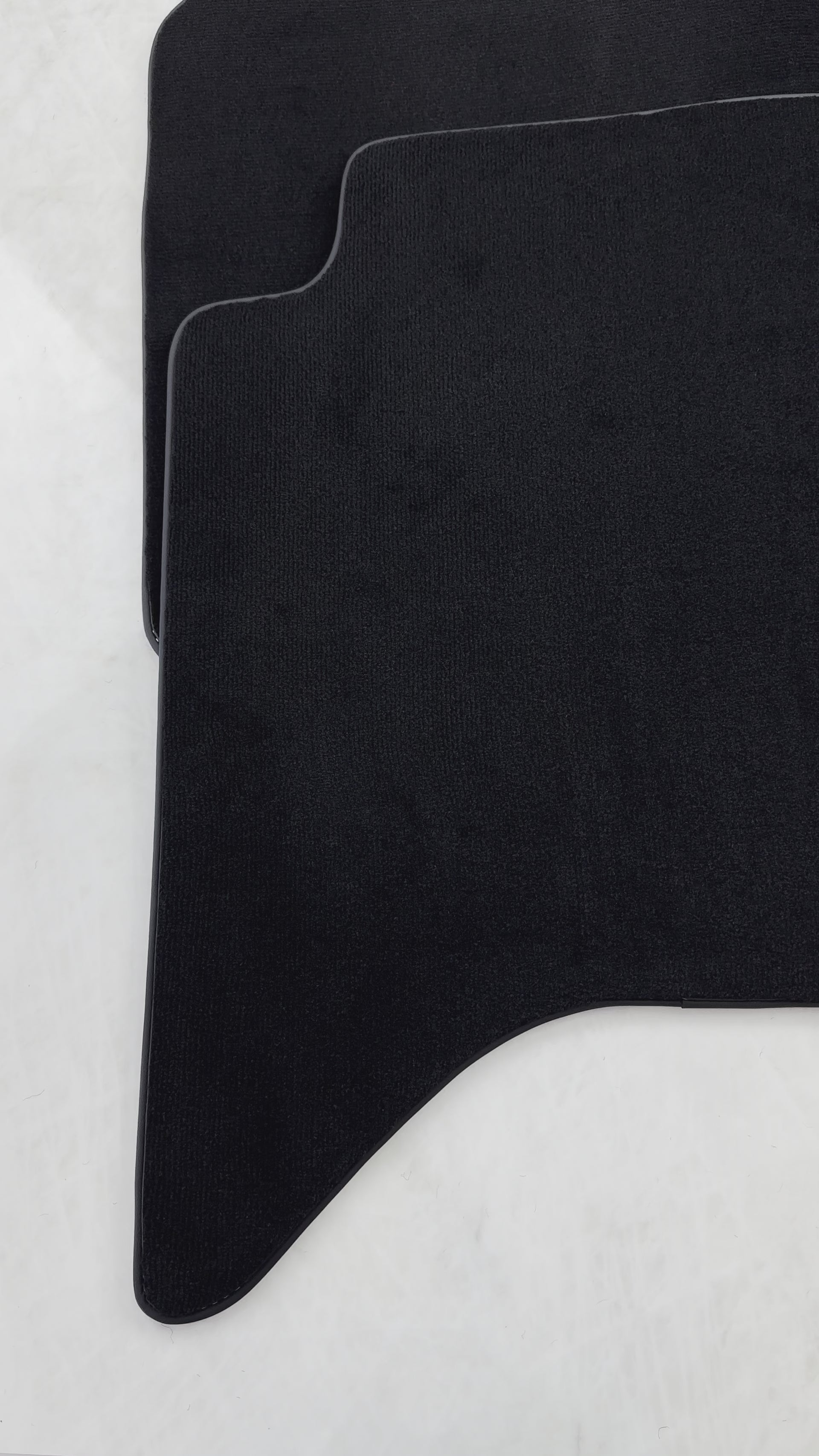 Schwarze Fußmatten für Toyota Hilux (2005–2015). - AutoWin