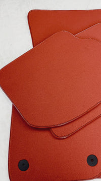 ベントレー コンチネンタル GT (2018–2023) 用レッド フロアマット