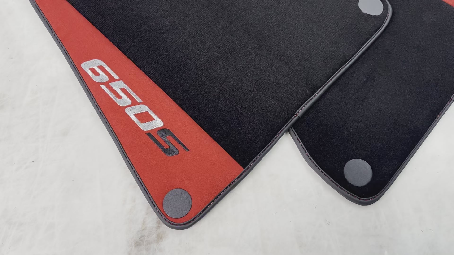 Black Floor Mats For McLaren 650S Black Tailored With Red Alcantara Leather - AutoWin.EU