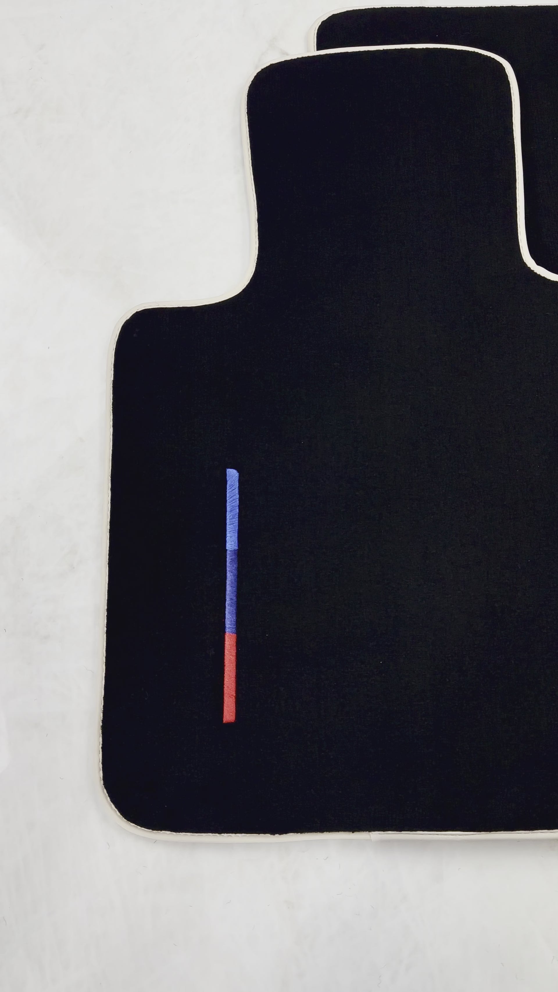 BMW Z4シリーズ E89用 ブラックフロアマット（カラーストライプとベージュトリム付き） テーラードセット パーフェクトフィット | 各種トリムカラー - AutoWin