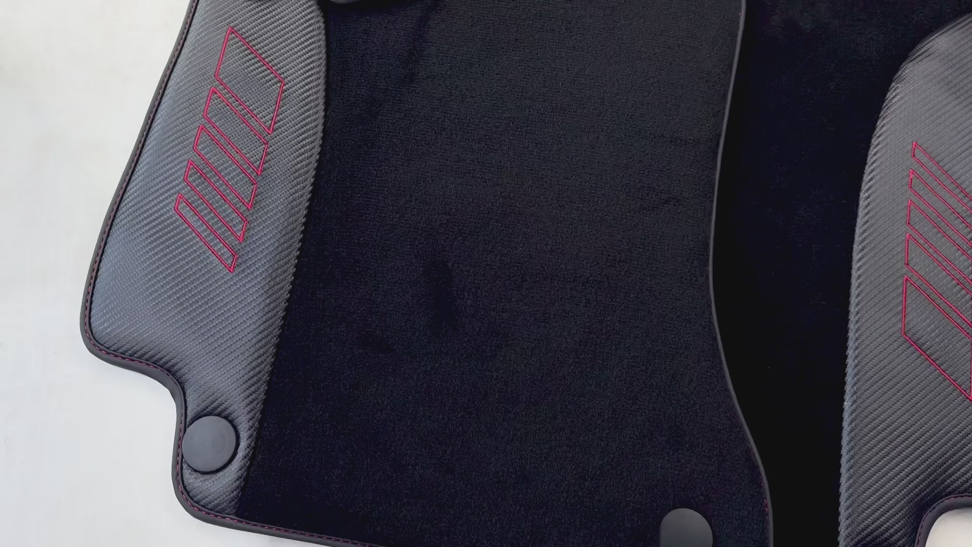 メルセデスベンツ Cクラス W205 セダン (2014-2018) 用ブラックフロアマット | AutoWin 版 - AutoWin