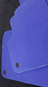 ベントレー ベンテイガ (2015-2023) 用ブルー フロアマット