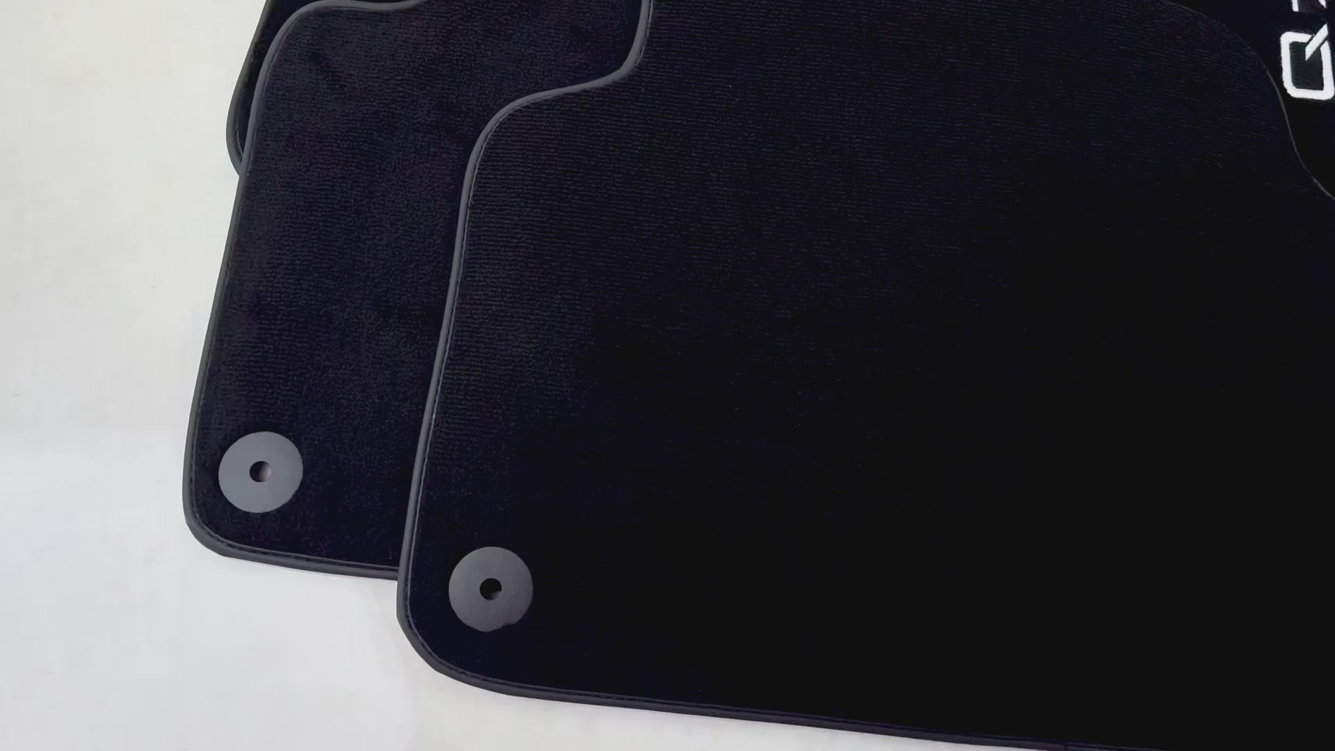 Black Floor Mats for Audi Q7 4L (2006-2015) - AutoWin.EU