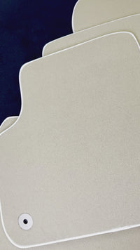 Bentley Bentayga (2015-2023) 用ベージュ フロアマット