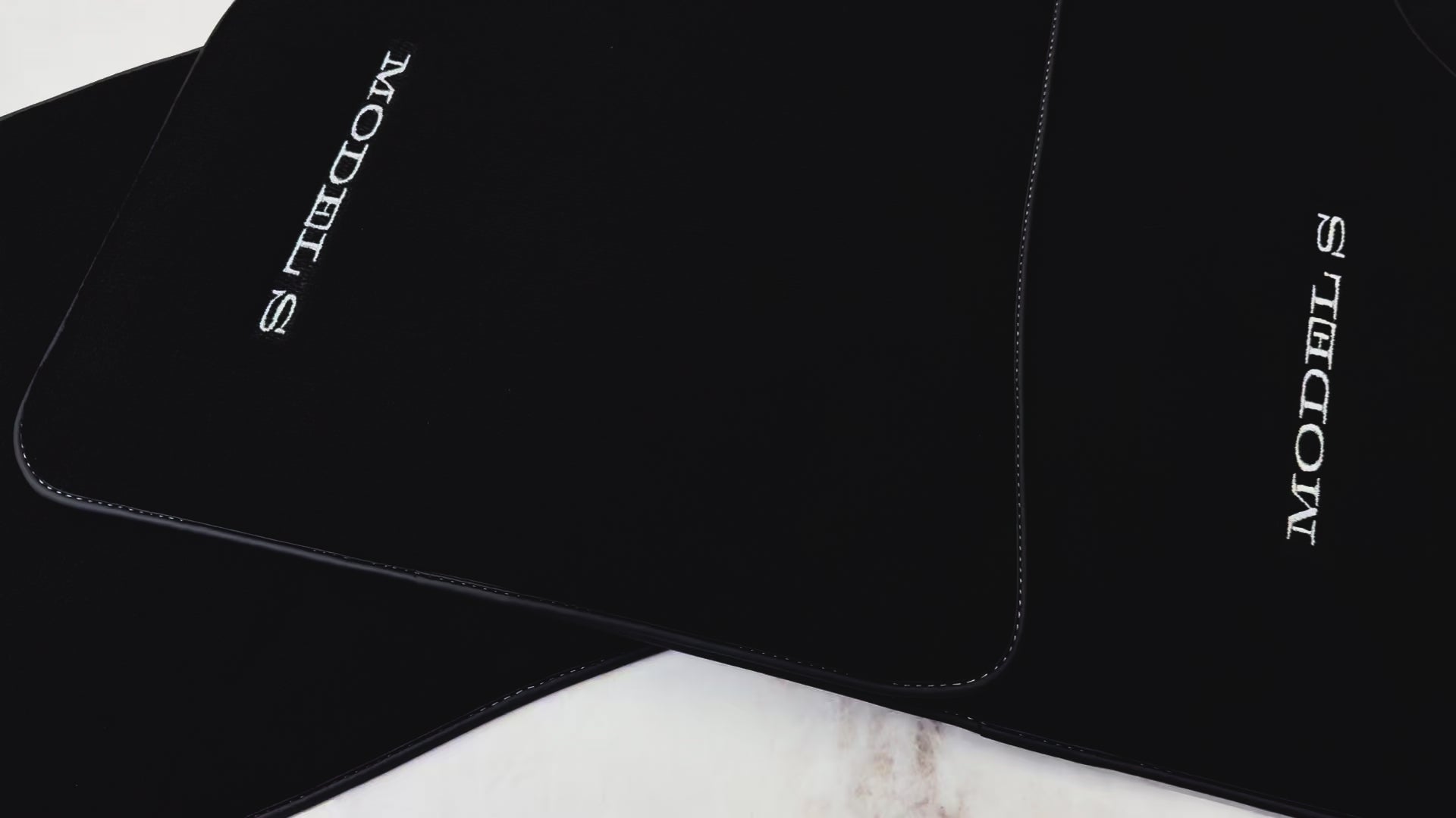 テスラ モデル S (2012-2023) 用ブラック フロアマット - ER56 Design