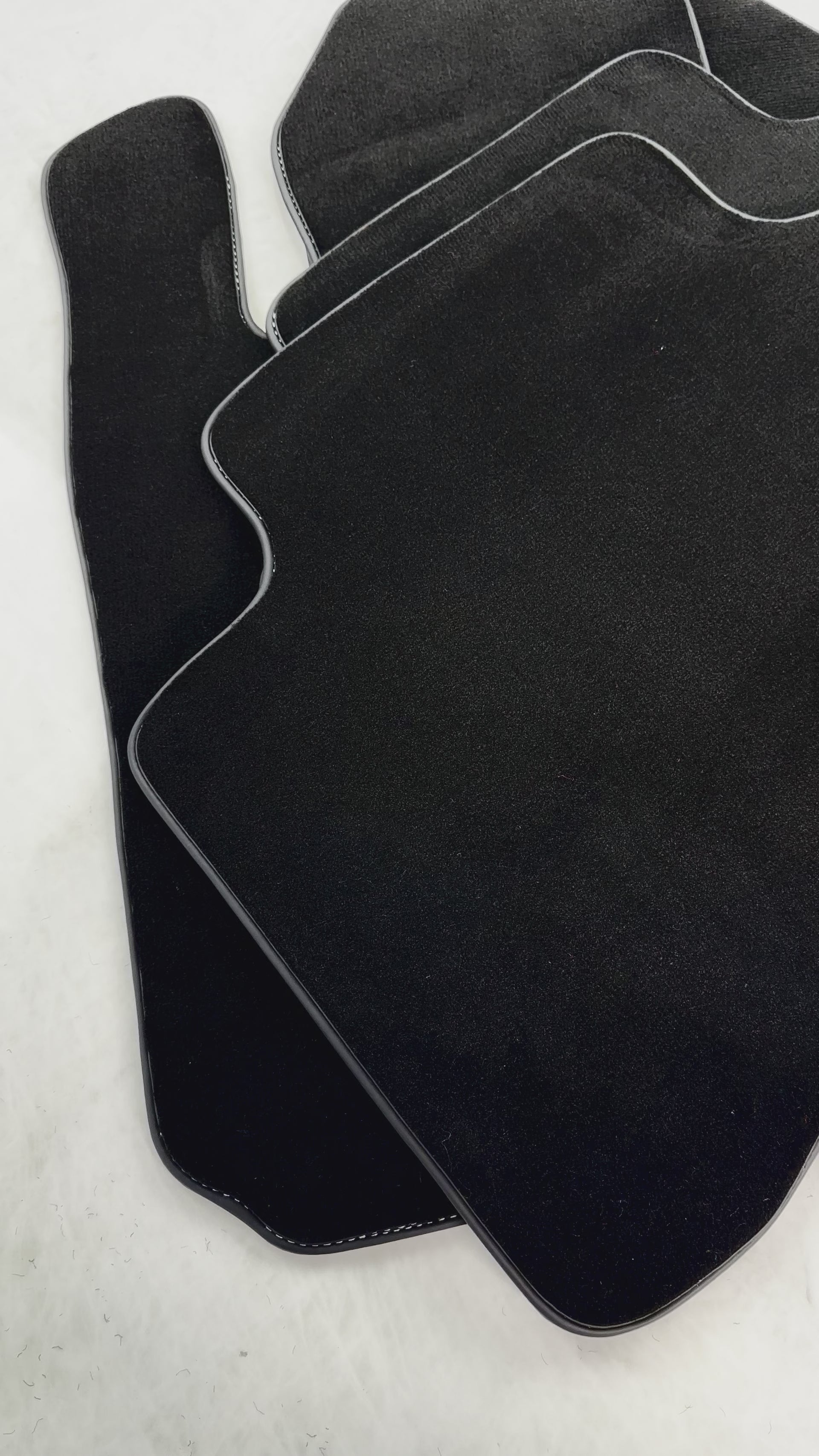 トヨタ RAV4 (2006-2013) 用ブラック フロアマット - AutoWin