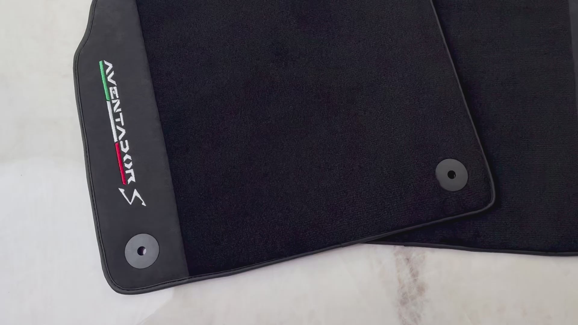 ランボルギーニ アヴェンタドール S 用 ブラック フロアマット アルカンターラ レザー - AutoWin.EU