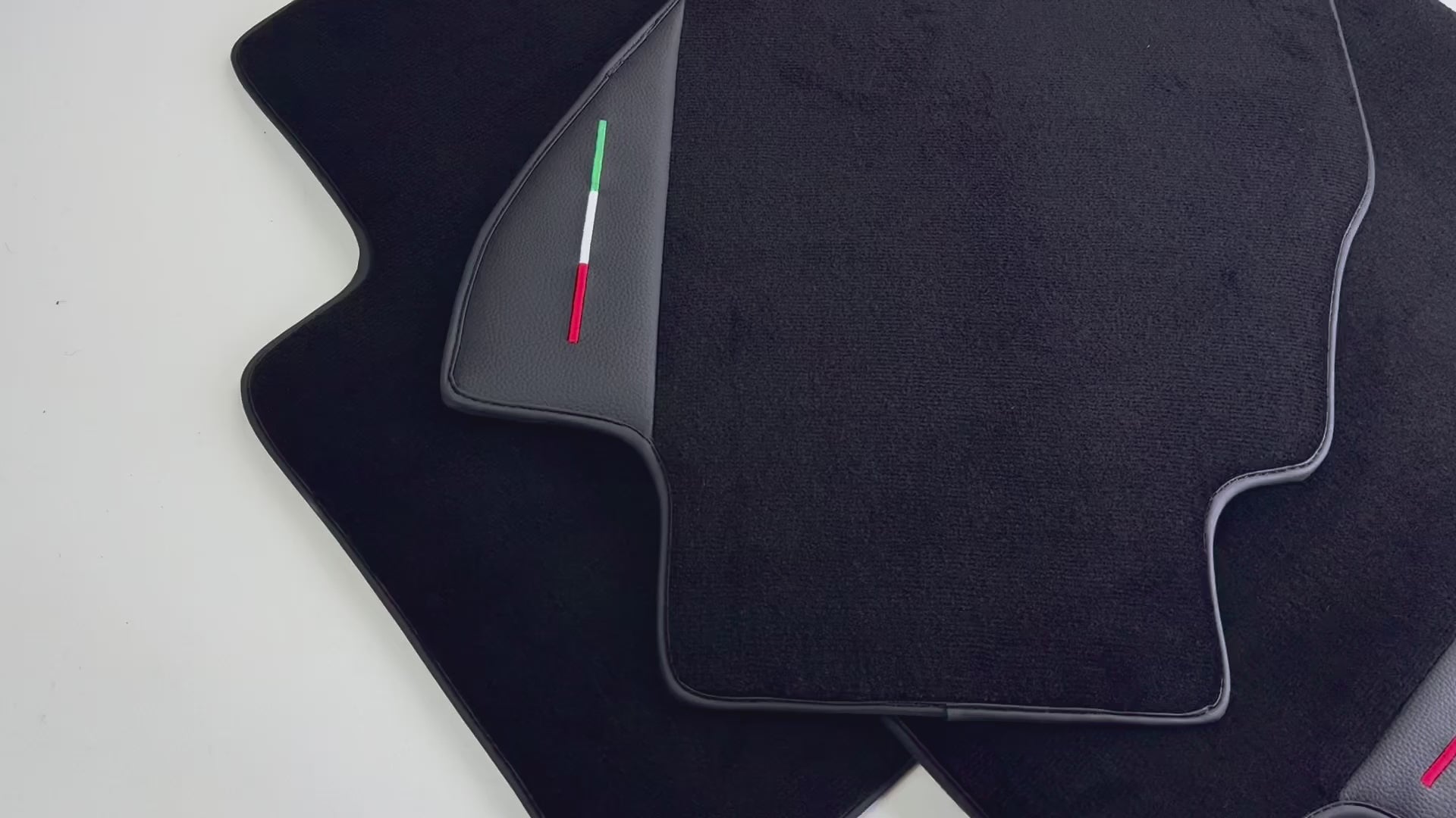 フェラーリ ディノ 308 GT4 (1973-1979) 用 ブラック フロアマット レザー付き | イタリア版 - AutoWin.EU