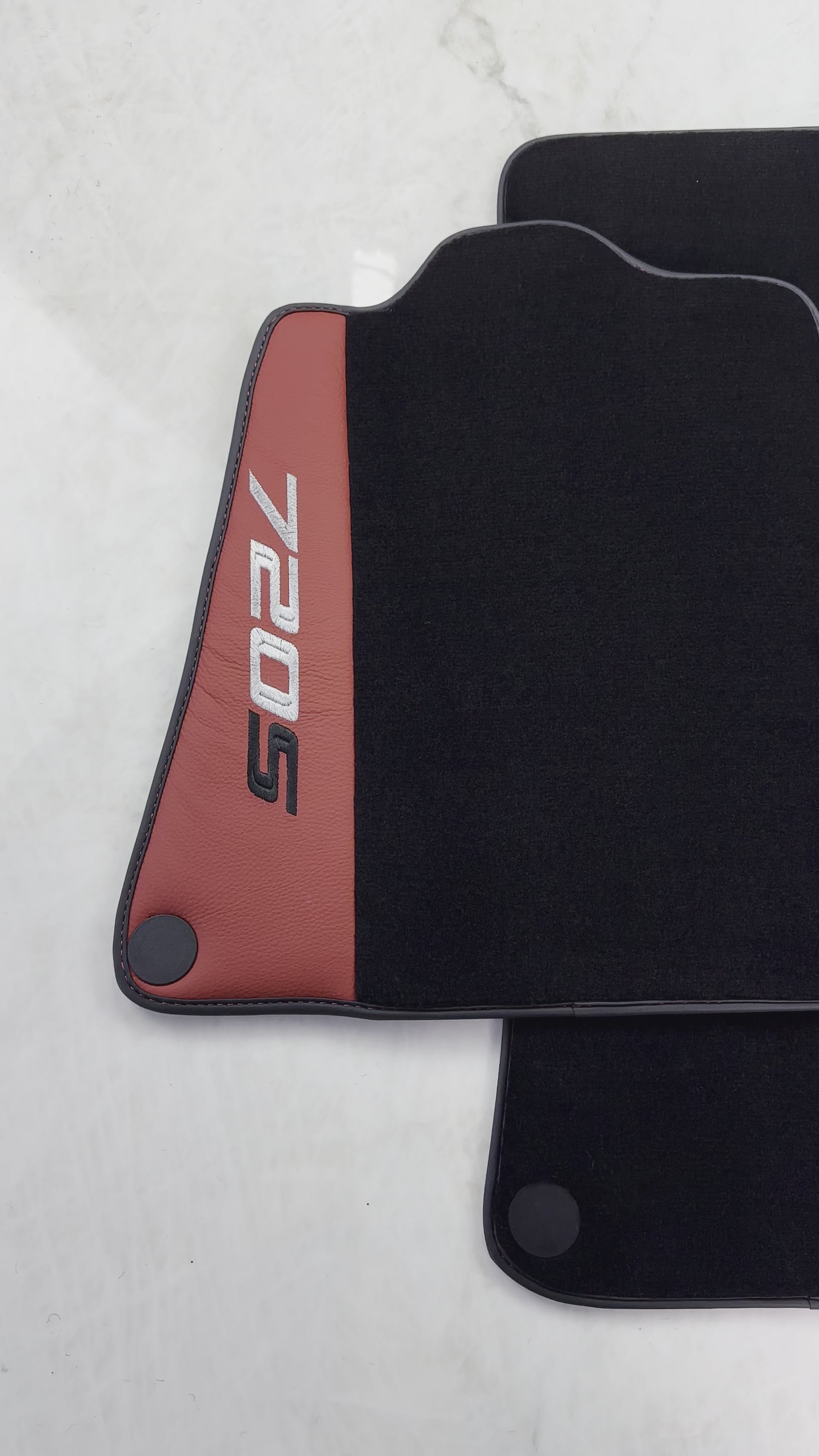 マクラーレン 720S (2017-2021) 用ブラック フロアマット レッドレザー - AutoWin