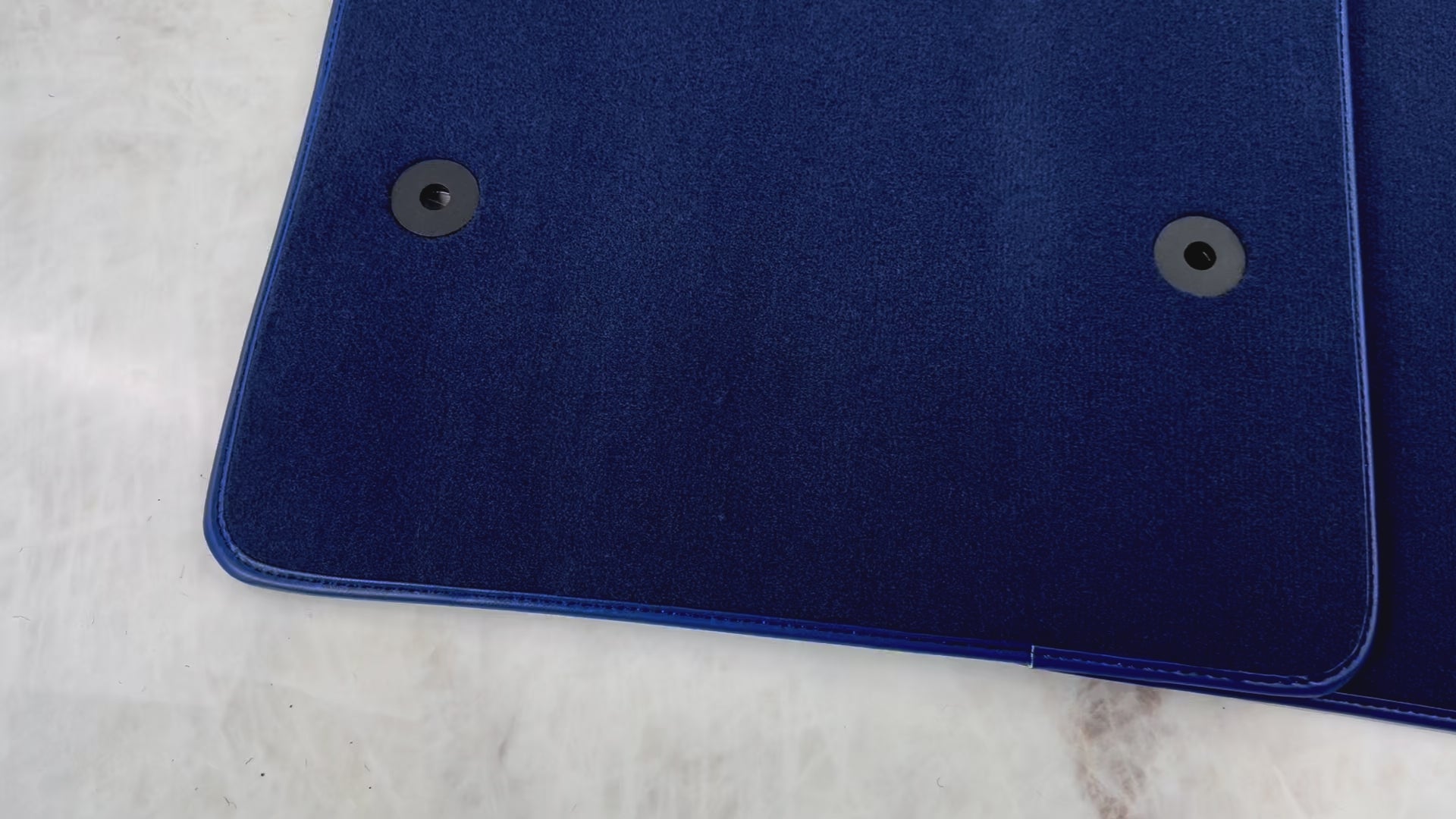 Dunkelblaue Fußmatten für Chevrolet Corvette C8 (2020-2024) - AutoWin