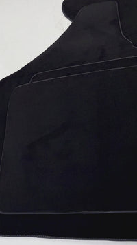 VW Karmann Ghia (1955-1974) 用ブラック フロアマット