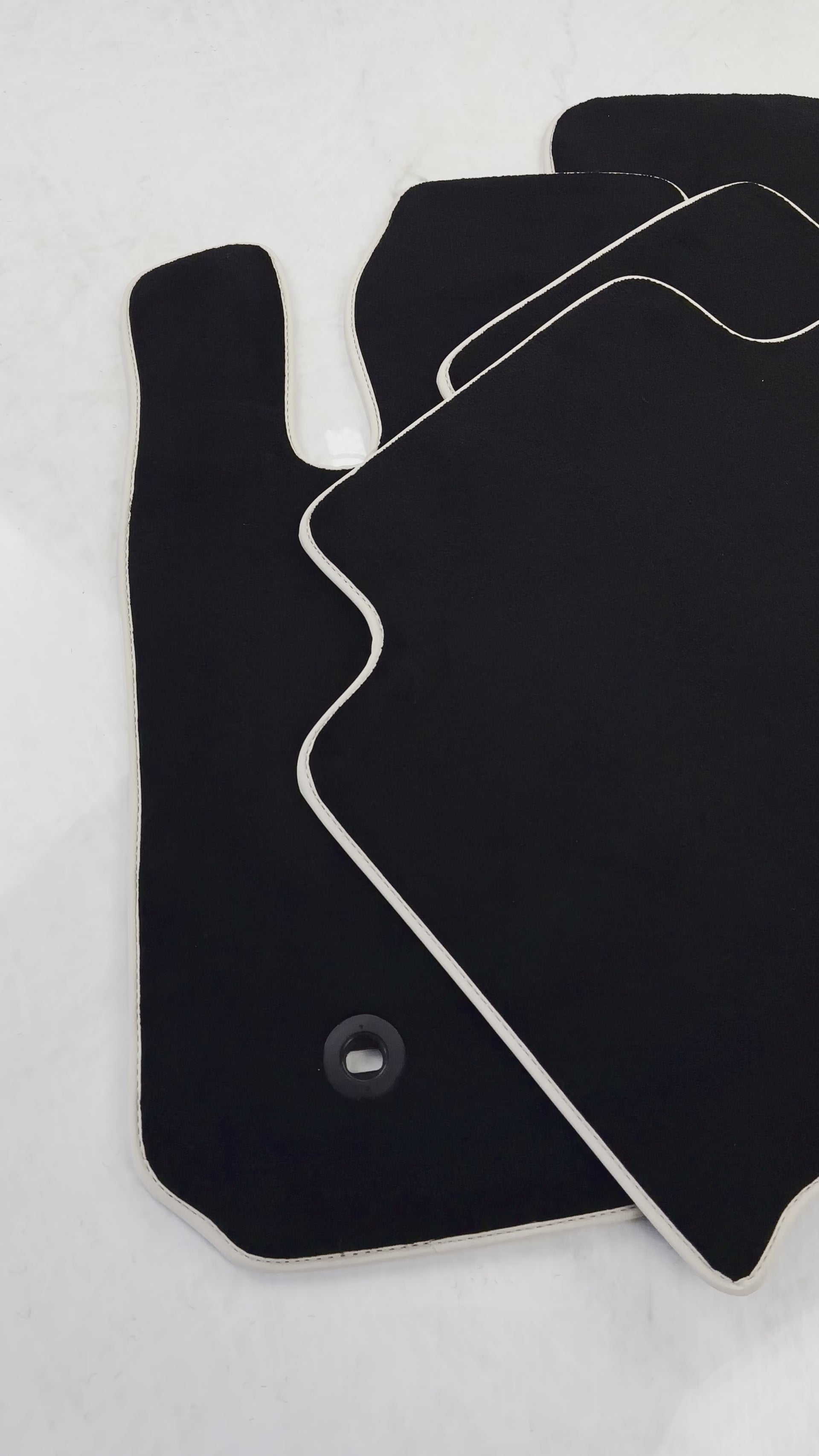 トヨタ RAV4 (2006-2013) 用ブラック フロアマット - AutoWin