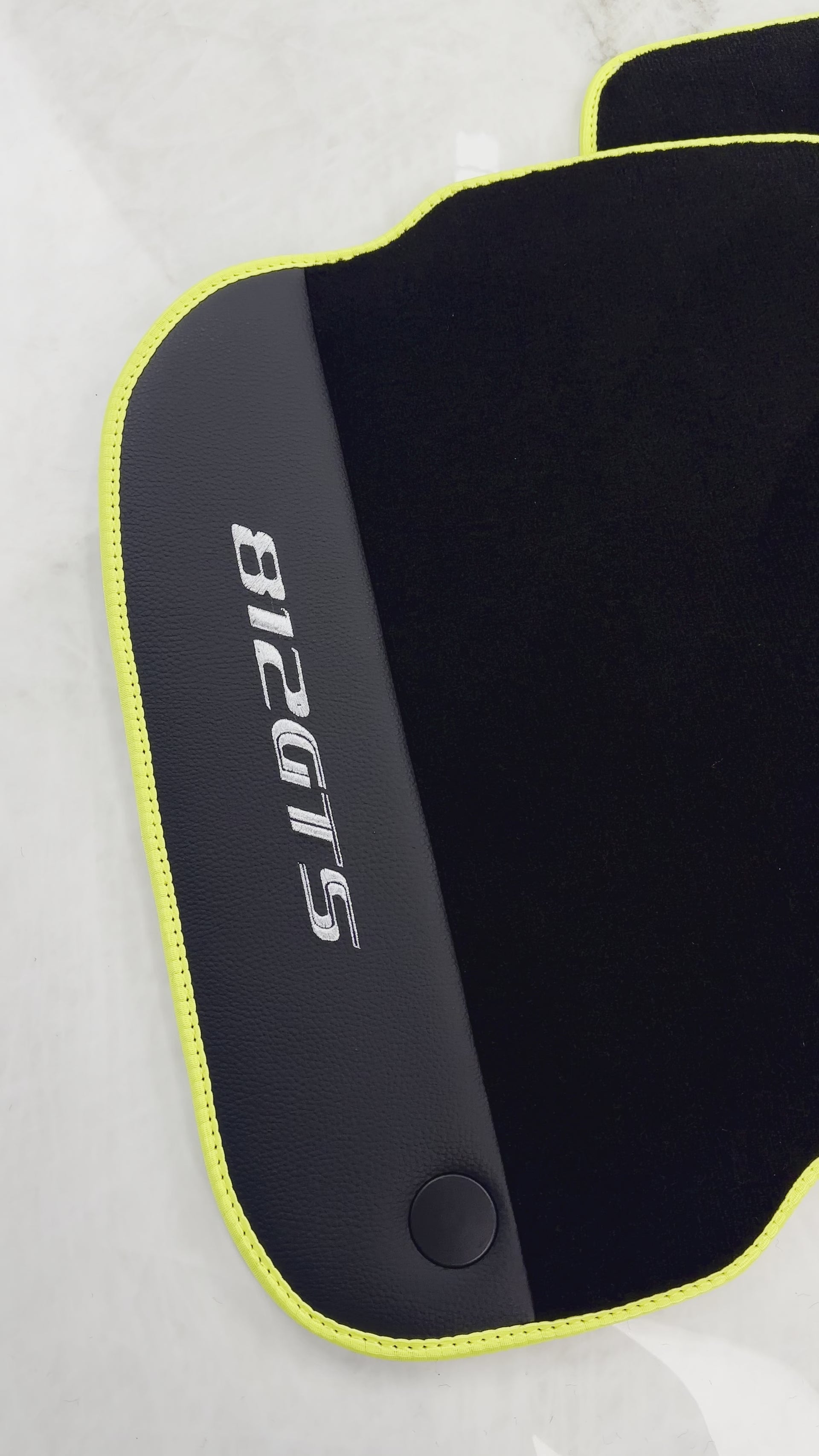 Schwarze Fußmatten für Ferrari 812 GTS (2019–2023) mit Leder - AutoWin