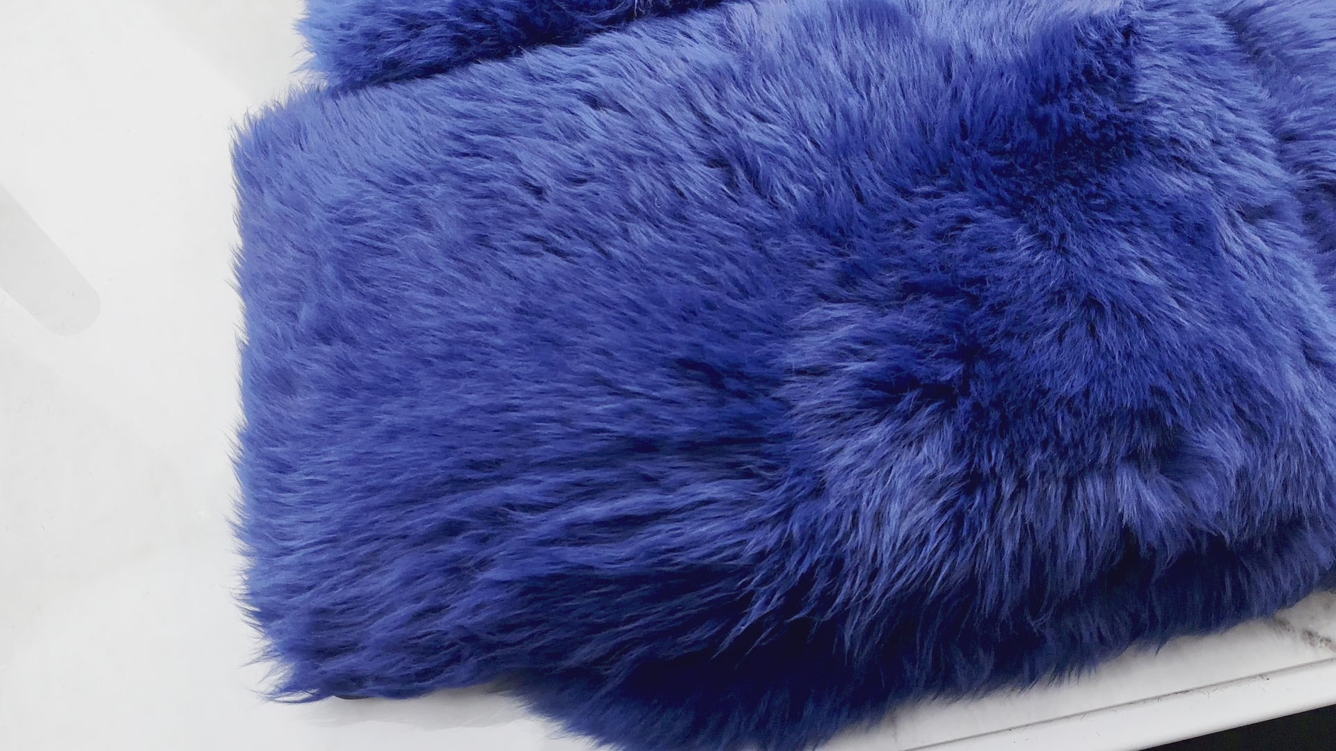 ロールスロイス カリナン RR31 (2018-2025) 用ネイビーブルー シープスキン フロアマット | ER56 デザイン - ER56 Design