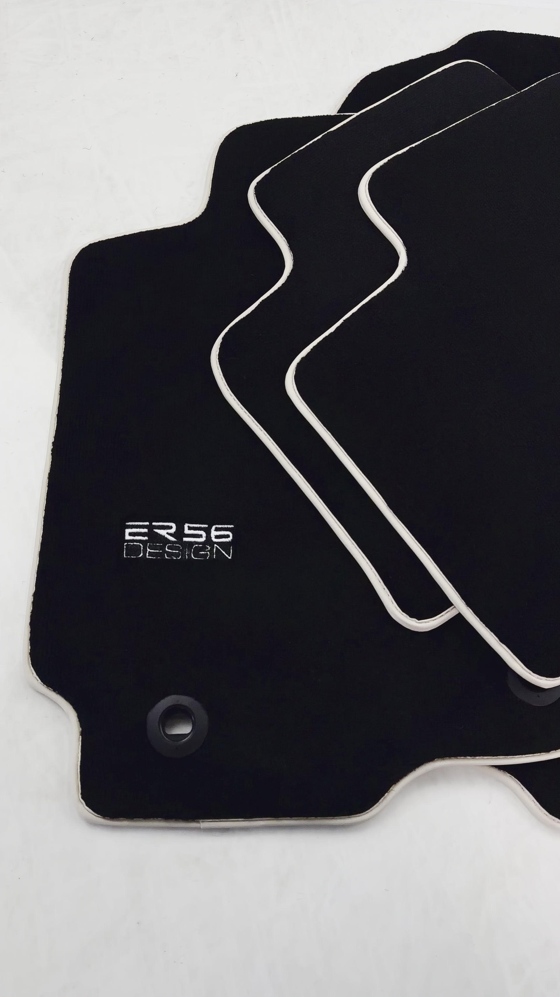 トヨタ RAV4 (2013-2018) ER56 デザイン用ブラック フロアマット - ER56 Design