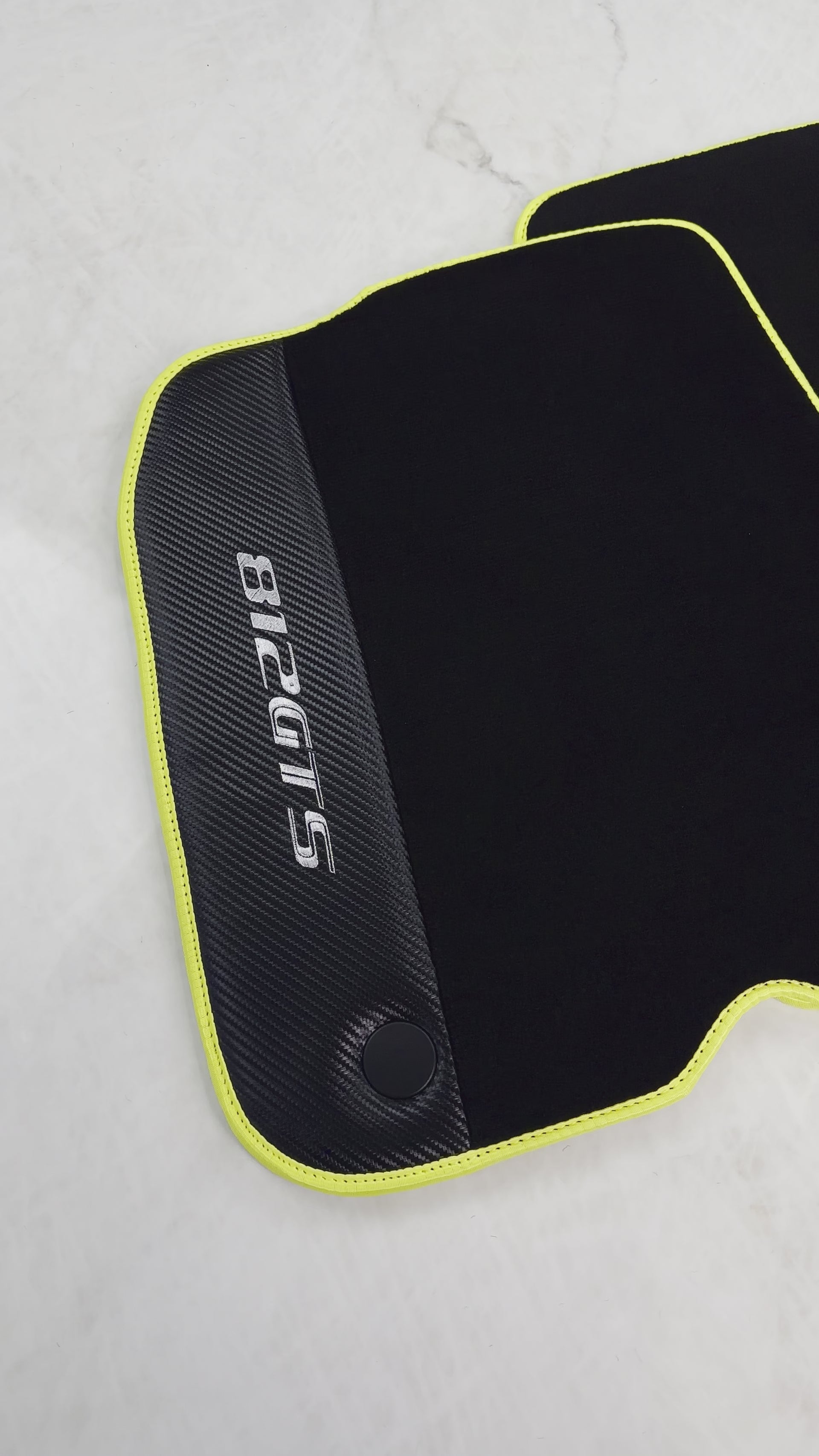 Schwarze Fußmatten für Ferrari 812 GTS (2019–2023) mit Carbon-Leder - AutoWin