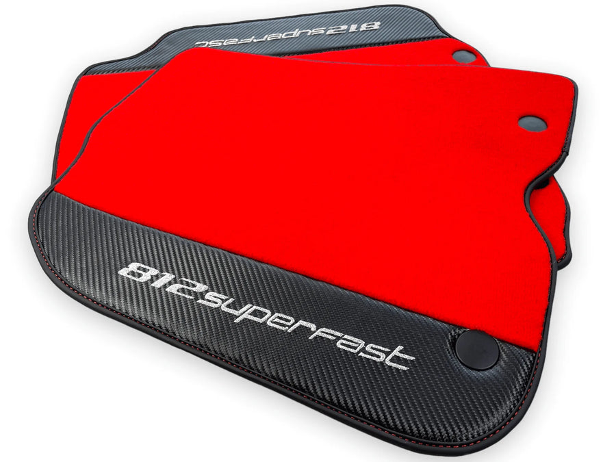 Ferrari 812 スーパーファスト用レッドフロアマット - AutoWin