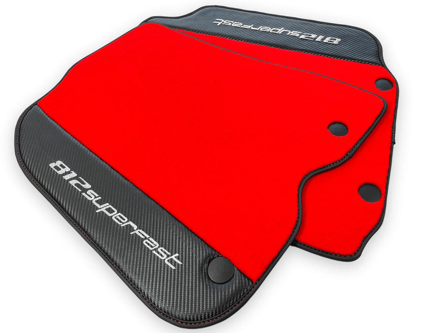 Ferrari 812 スーパーファスト用の赤いフロアマット - AutoWin