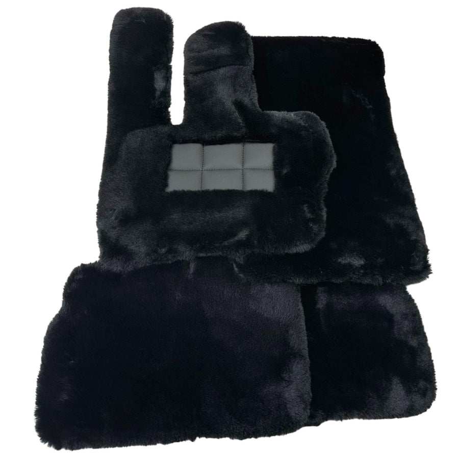 Black Sheepskin Floor Mats For Mercedes Benz GLA-Class X156 (2013-2017) | ER56 Design - AutoWin